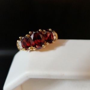 Beautiful! Natural Garnet & Solid 10kt Yellow Gold